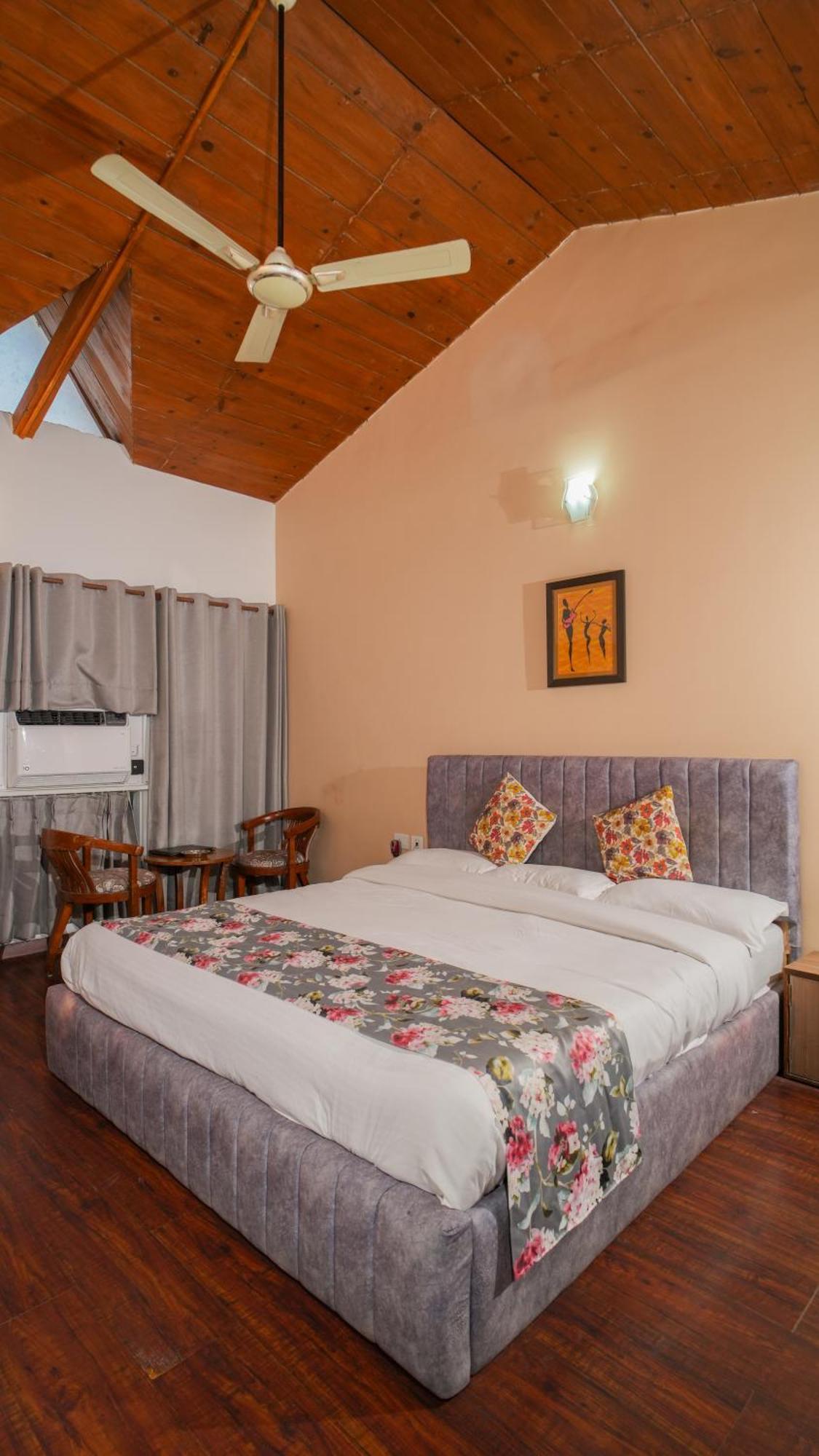 Neelesh Inn- A Luxury Lake View Hotel- 20 Kms From Nainital Bhīm Tāl Extérieur photo