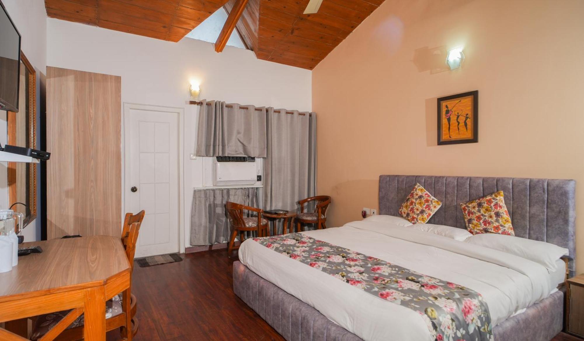 Neelesh Inn- A Luxury Lake View Hotel- 20 Kms From Nainital Bhīm Tāl Extérieur photo