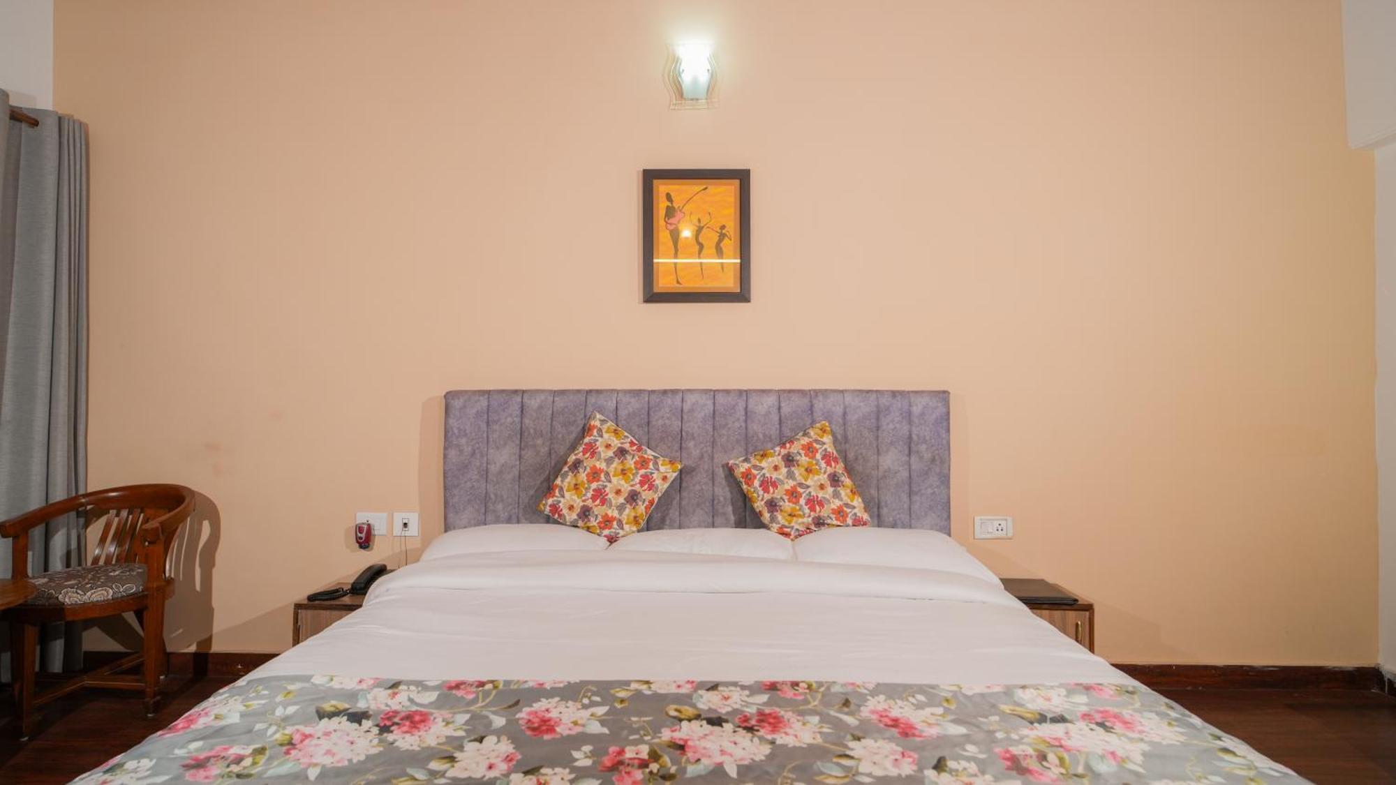Neelesh Inn- A Luxury Lake View Hotel- 20 Kms From Nainital Bhīm Tāl Extérieur photo