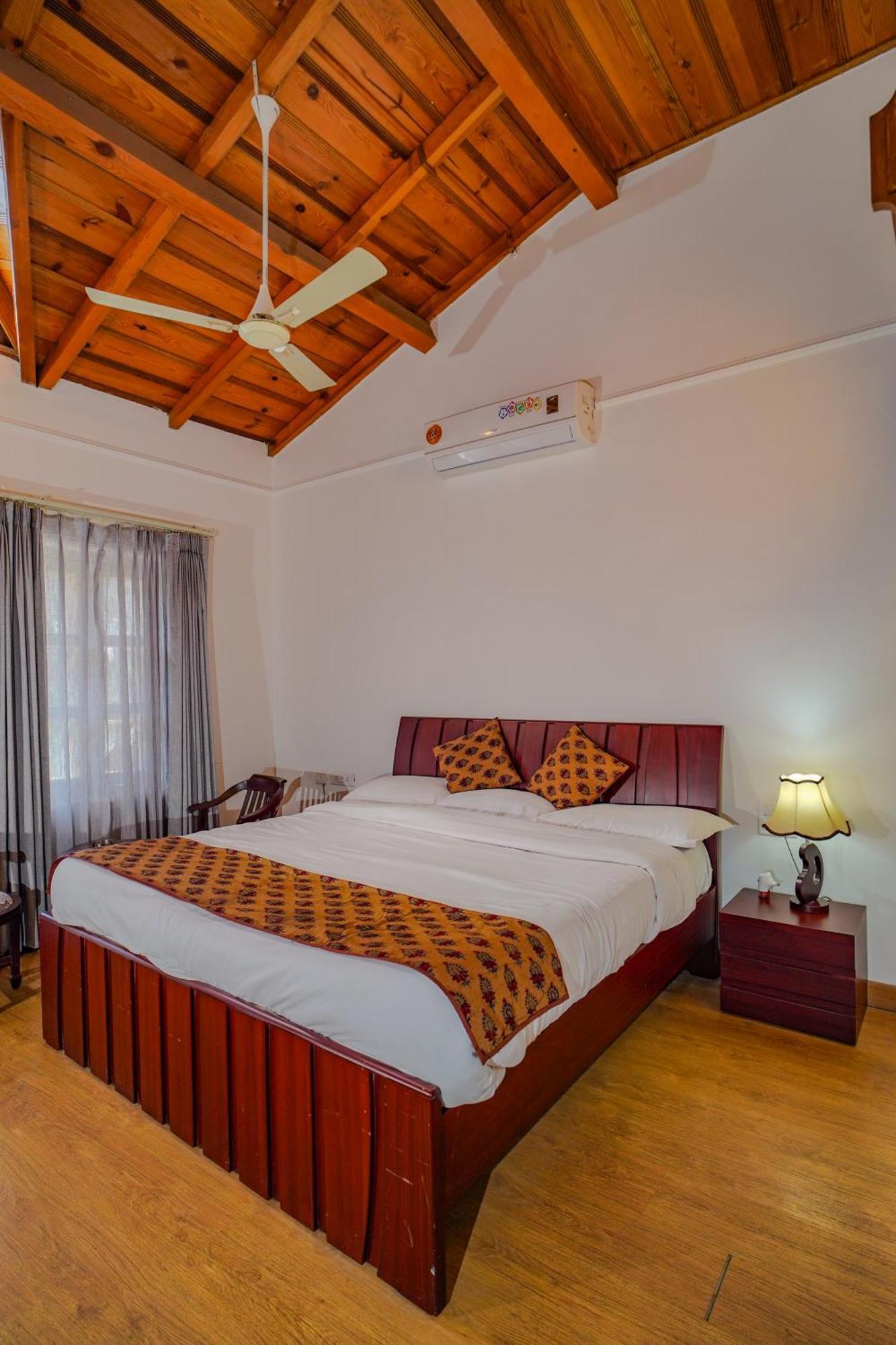 Neelesh Inn- A Luxury Lake View Hotel- 20 Kms From Nainital Bhīm Tāl Extérieur photo