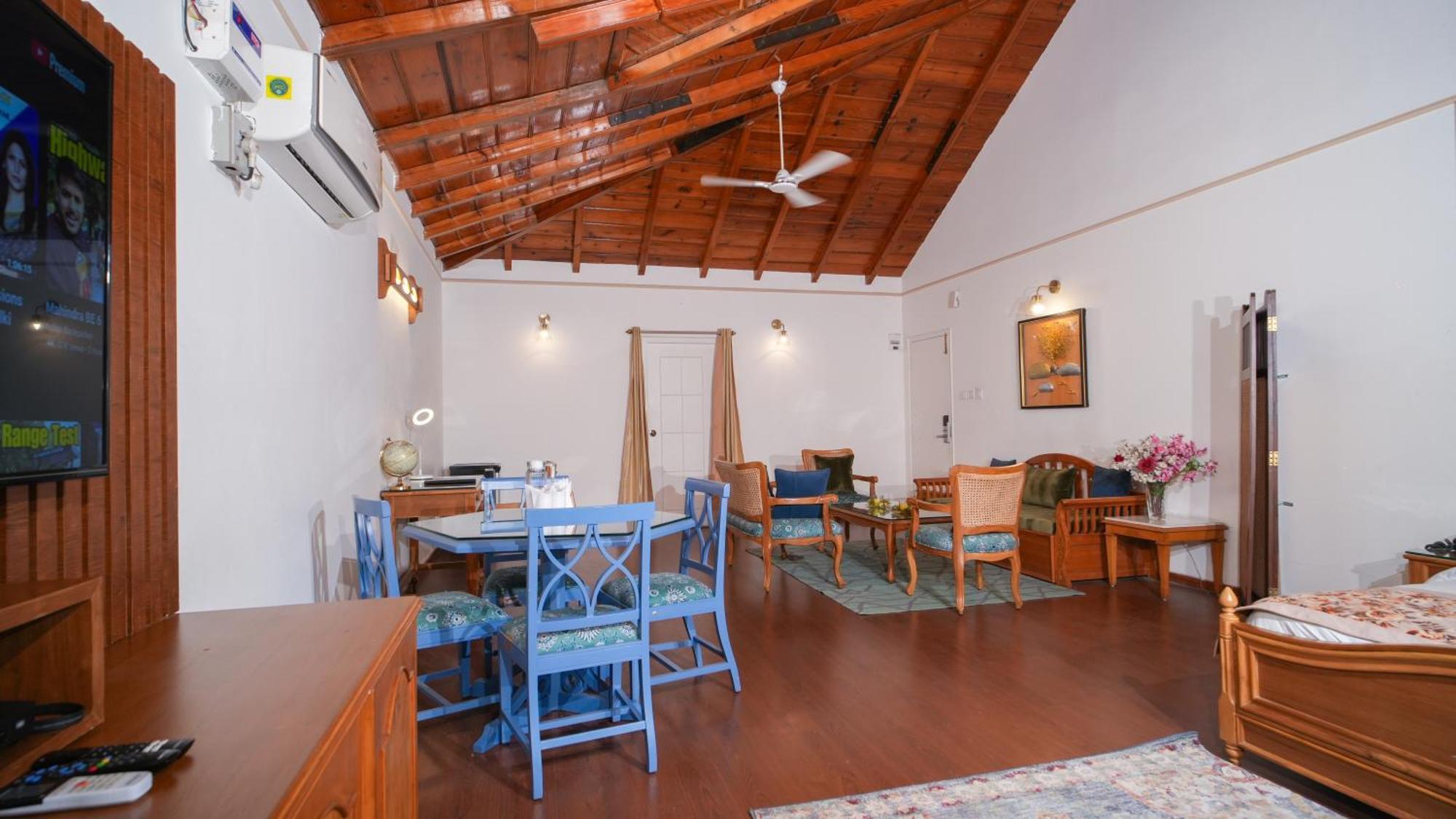 Neelesh Inn- A Luxury Lake View Hotel- 20 Kms From Nainital Bhīm Tāl Extérieur photo