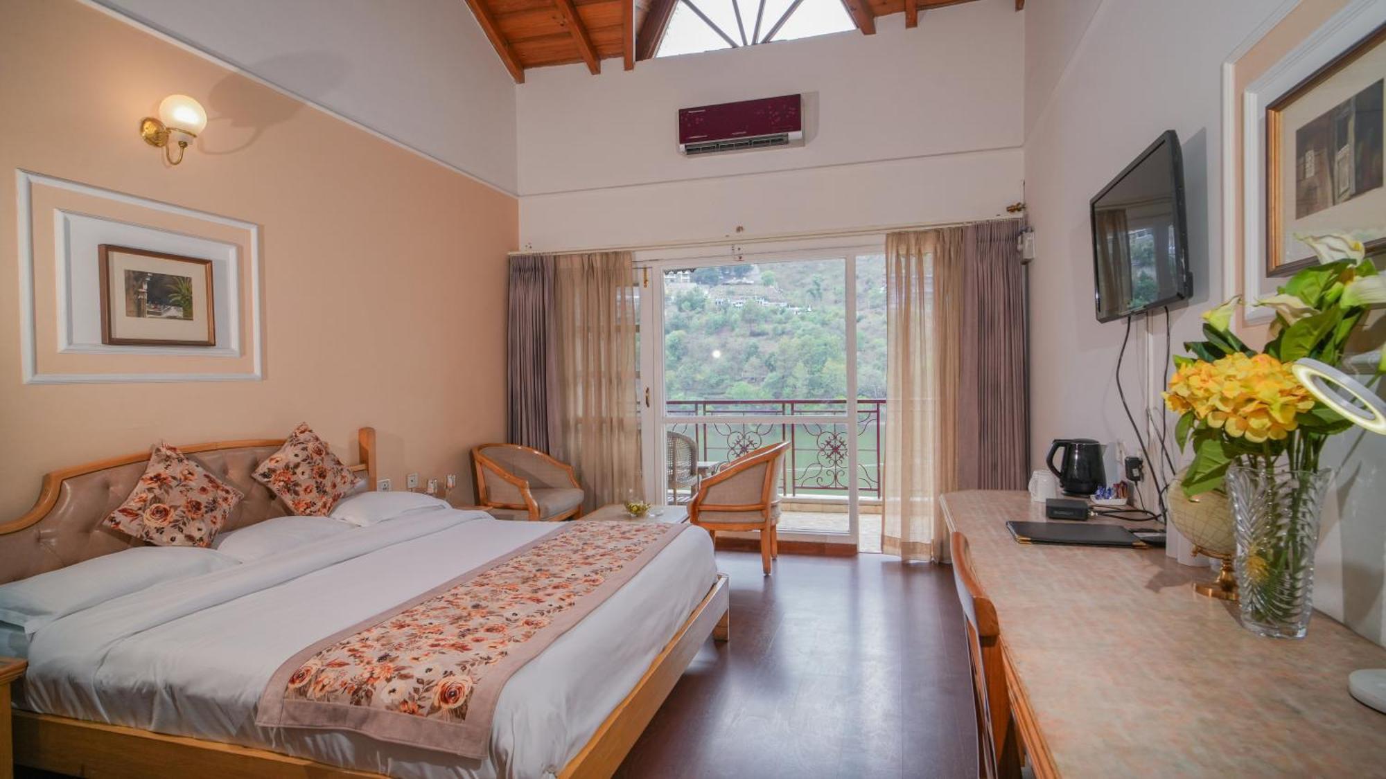 Neelesh Inn- A Luxury Lake View Hotel- 20 Kms From Nainital Bhīm Tāl Extérieur photo