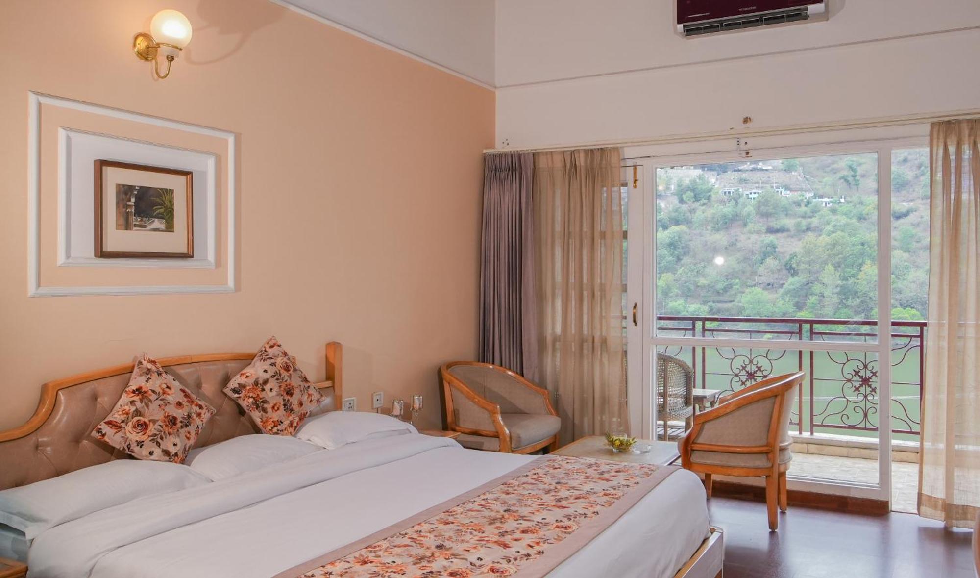 Neelesh Inn- A Luxury Lake View Hotel- 20 Kms From Nainital Bhīm Tāl Extérieur photo