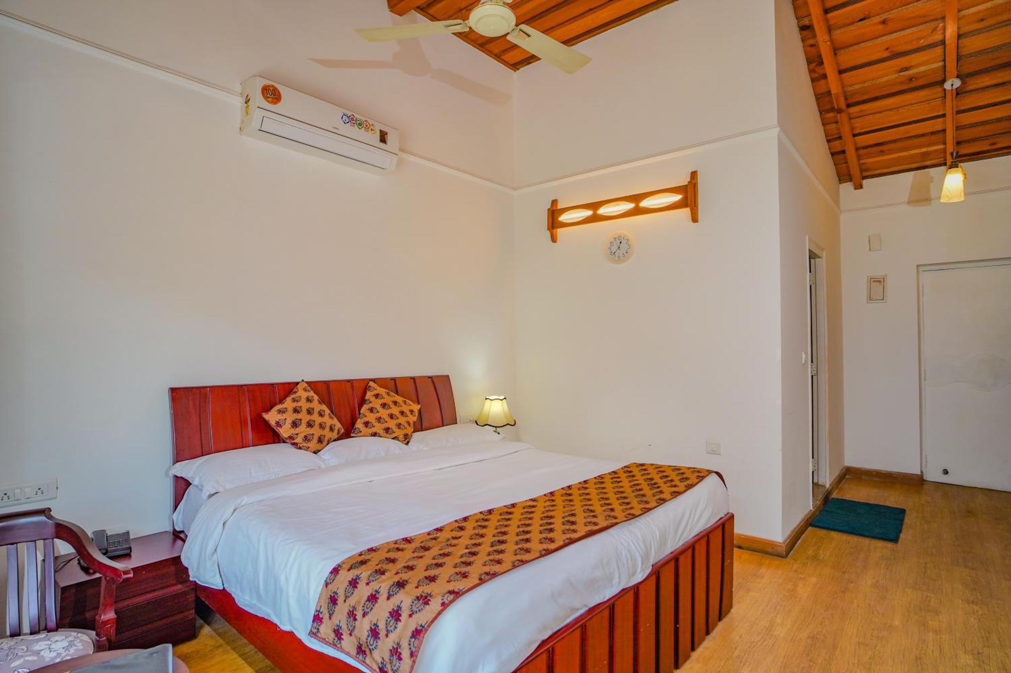 Neelesh Inn- A Luxury Lake View Hotel- 20 Kms From Nainital Bhīm Tāl Extérieur photo
