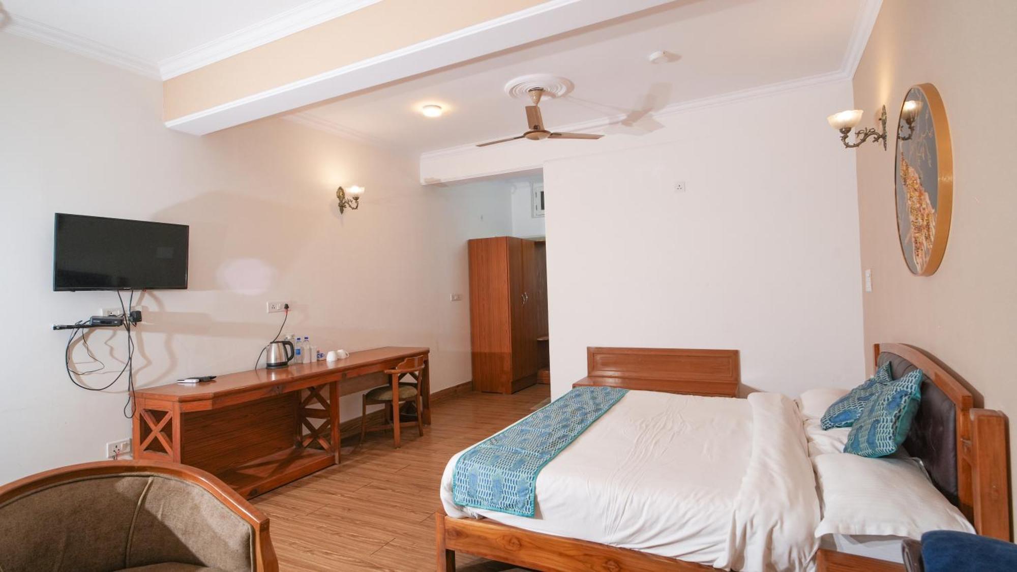 Neelesh Inn- A Luxury Lake View Hotel- 20 Kms From Nainital Bhīm Tāl Extérieur photo