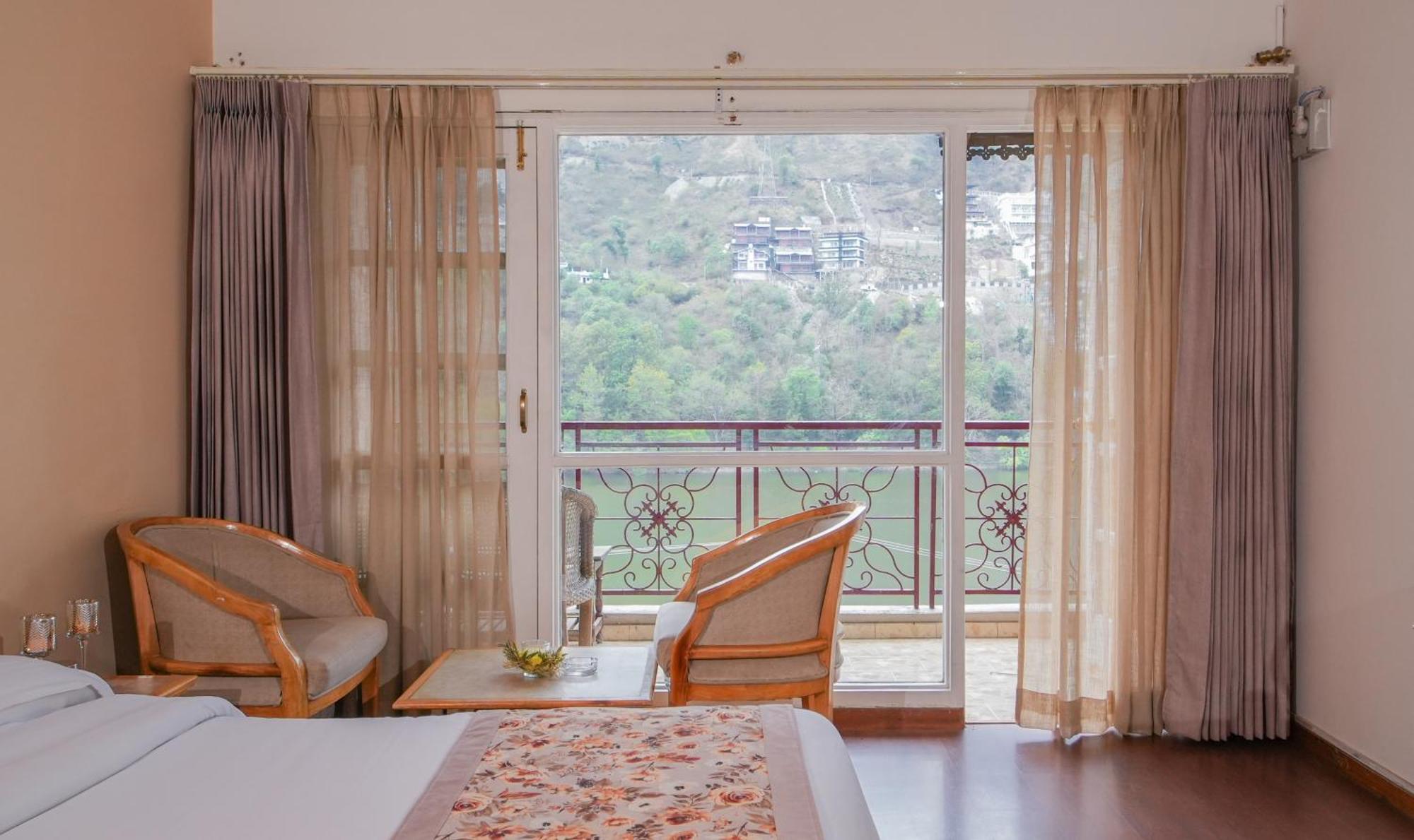 Neelesh Inn- A Luxury Lake View Hotel- 20 Kms From Nainital Bhīm Tāl Extérieur photo