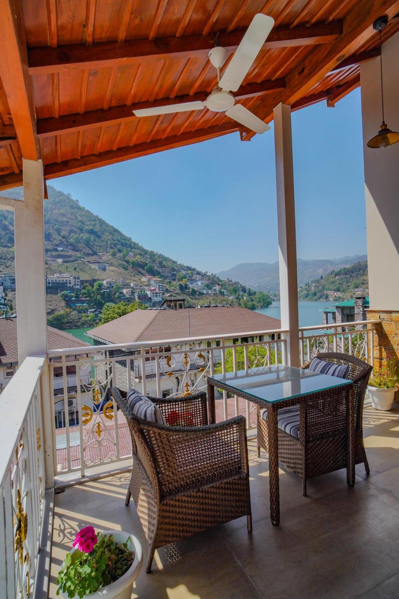 Neelesh Inn- A Luxury Lake View Hotel- 20 Kms From Nainital Bhīm Tāl Extérieur photo