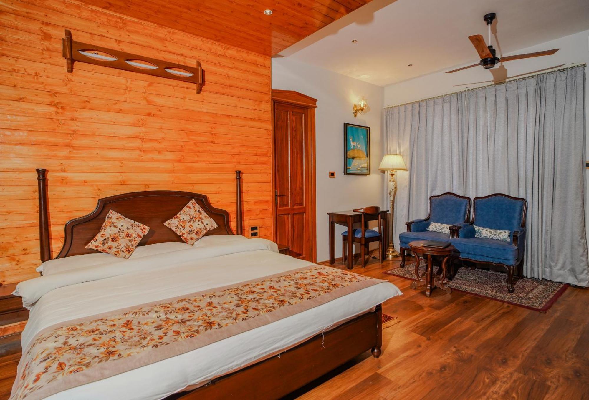Neelesh Inn- A Luxury Lake View Hotel- 20 Kms From Nainital Bhīm Tāl Extérieur photo