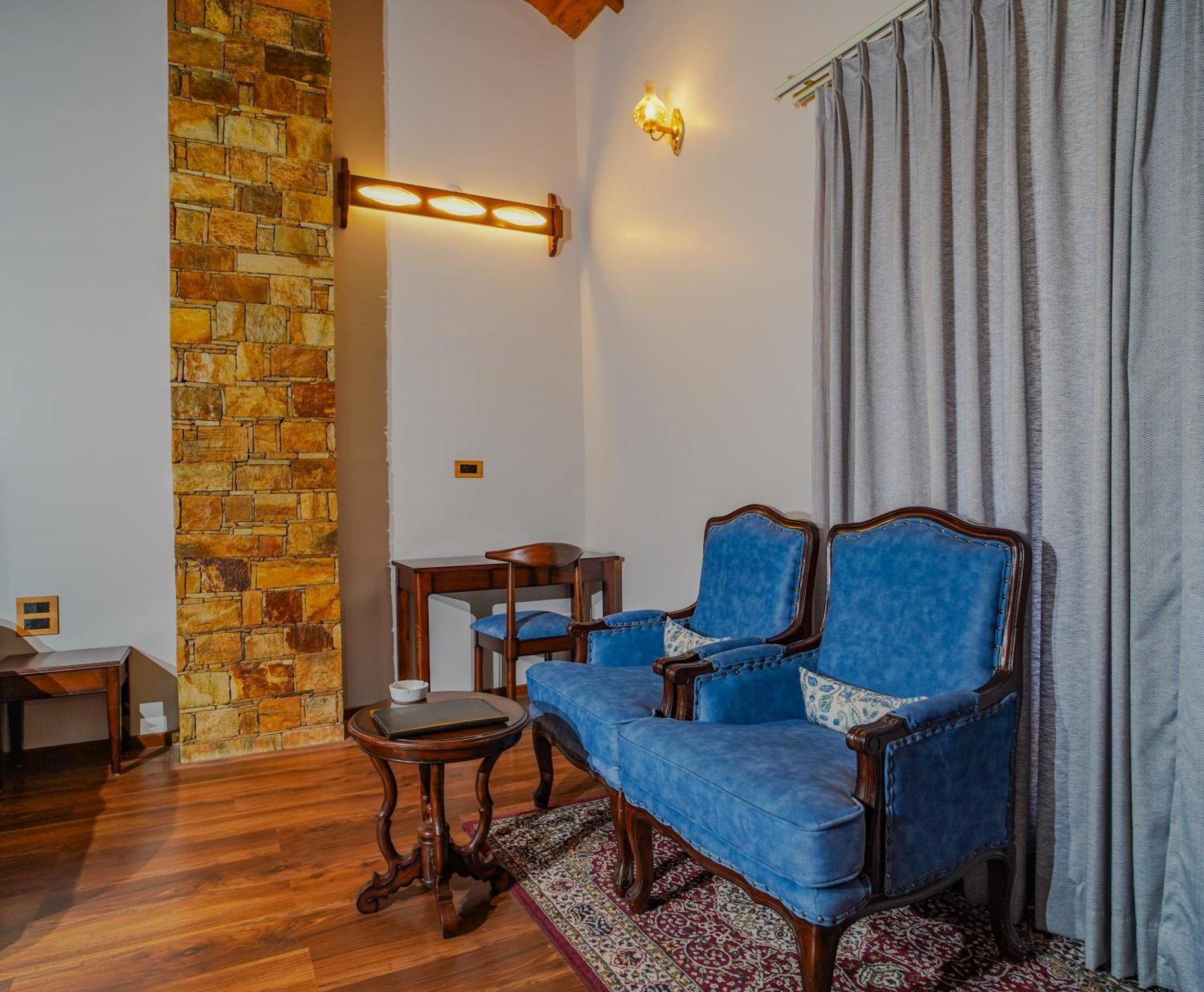 Neelesh Inn- A Luxury Lake View Hotel- 20 Kms From Nainital Bhīm Tāl Extérieur photo