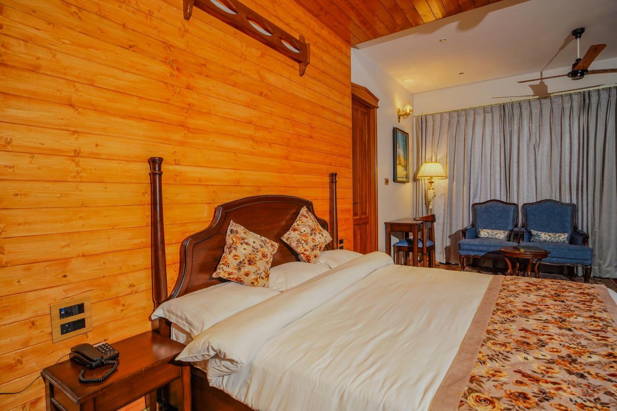 Neelesh Inn- A Luxury Lake View Hotel- 20 Kms From Nainital Bhīm Tāl Extérieur photo