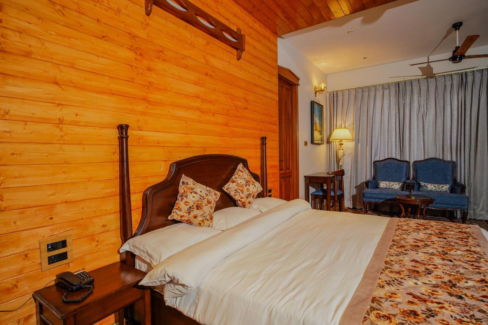 Neelesh Inn- A Luxury Lake View Hotel- 20 Kms From Nainital Bhīm Tāl Extérieur photo